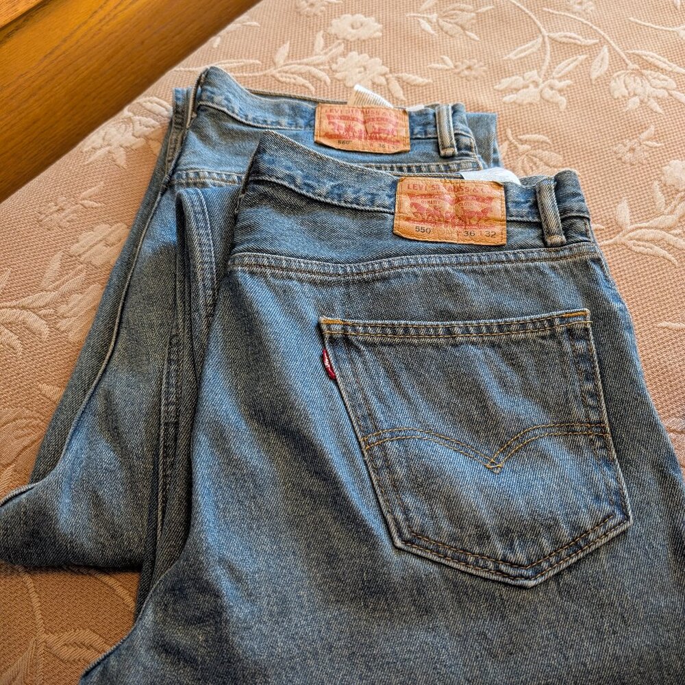 2 Pair Men's Levi's 550 Size 36 x 32, great used condition